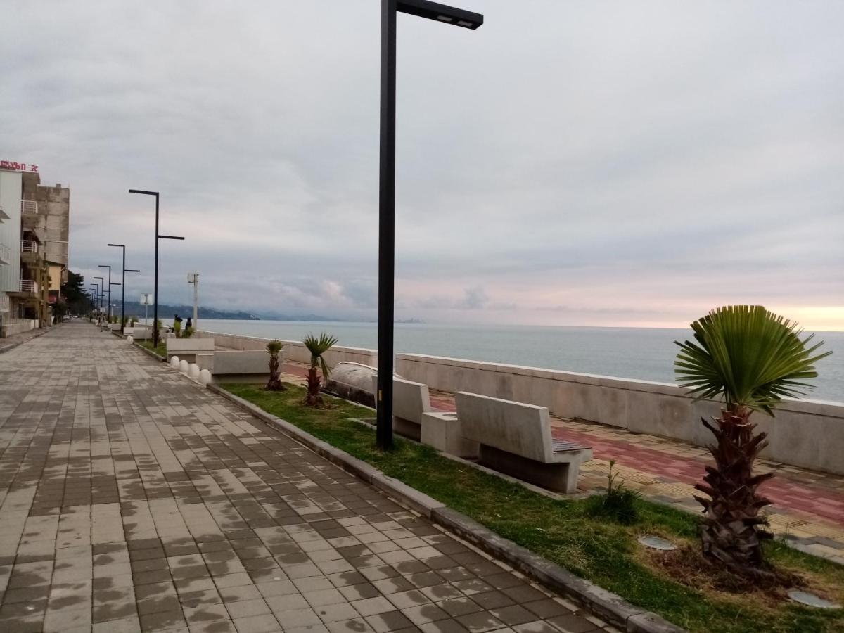 Guest House Agmashenebeli 229 Кобулети Екстериор снимка