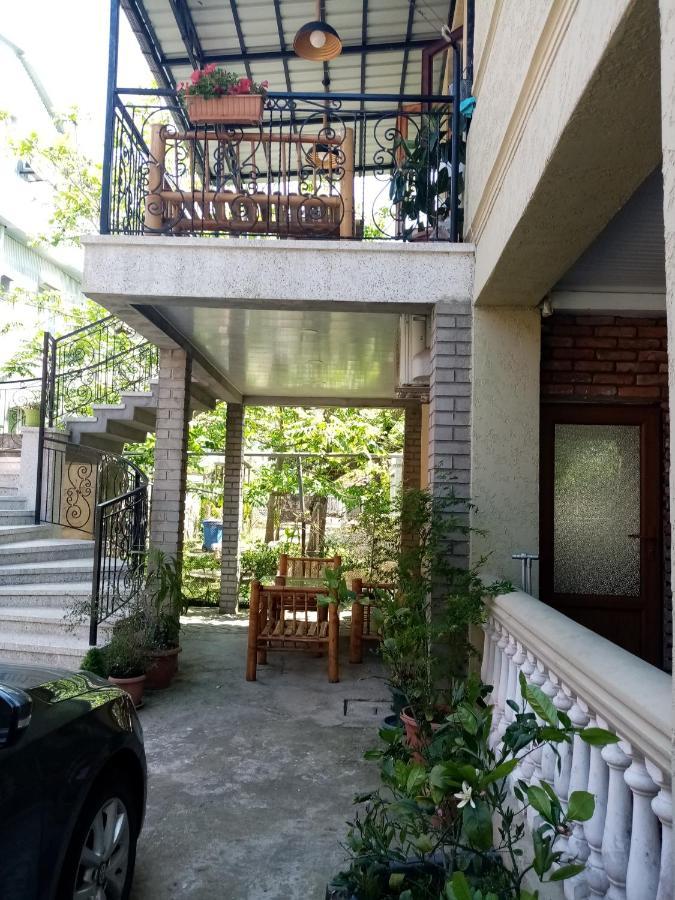 Guest House Agmashenebeli 229 Кобулети Екстериор снимка