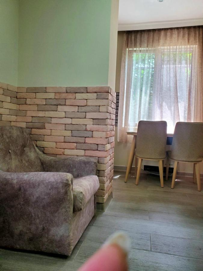 Guest House Agmashenebeli 229 Кобулети Екстериор снимка